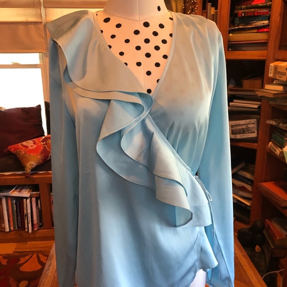 *B2G1* STUNNING 2ND DAY SLINKY WRAP BLOUSE SMALL - Picture 2 of 11